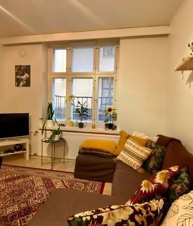 Lovely Apartment In The Centre, Street Level And Inner Yard Helsingfors Exteriör bild