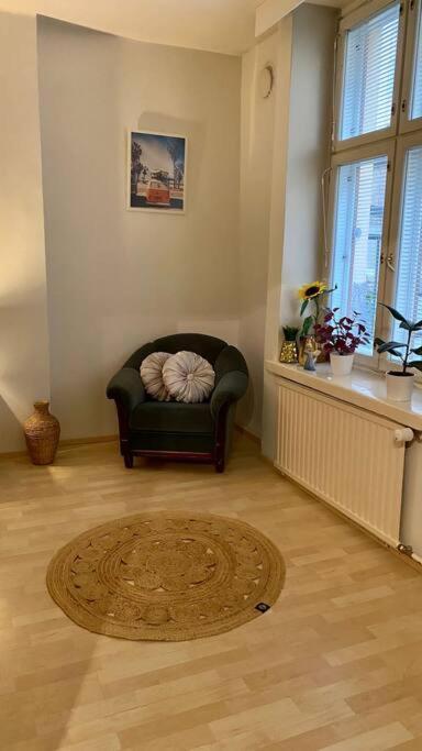 Lovely Apartment In The Centre, Street Level And Inner Yard Helsingfors Exteriör bild